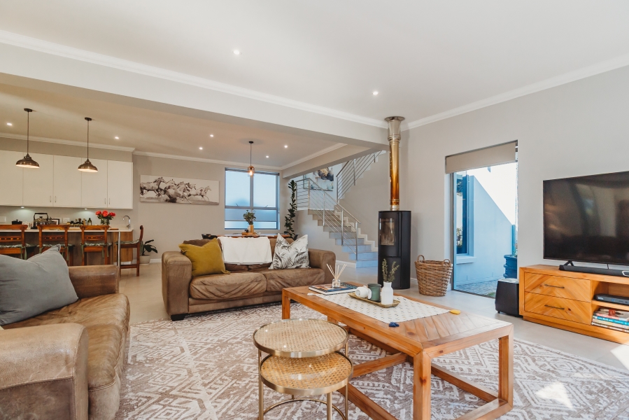 4 Bedroom Property for Sale in Kingswood Golf Estate Western Cape